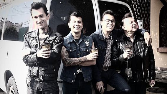 What is the Rockabilly style? 50´s and 60´s fashion. Four men wearing Rockabilly style.