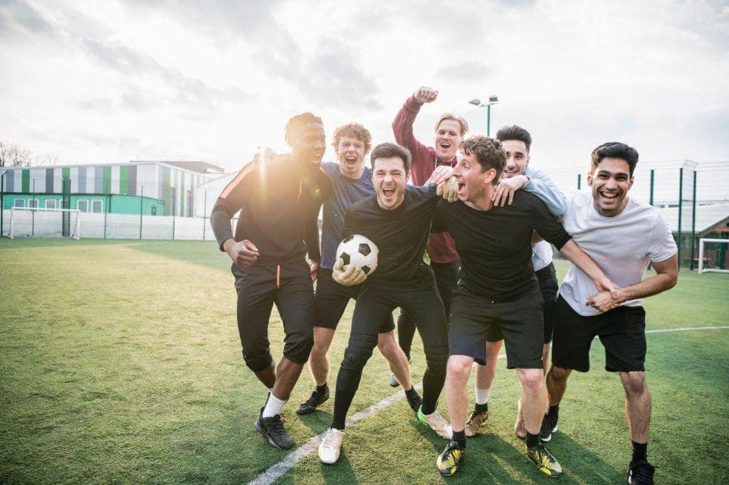 Quienes son los futbolistas gays que salieron del closet