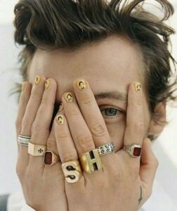Guys with painted nails: Harry Styles, always breaking the stigma.