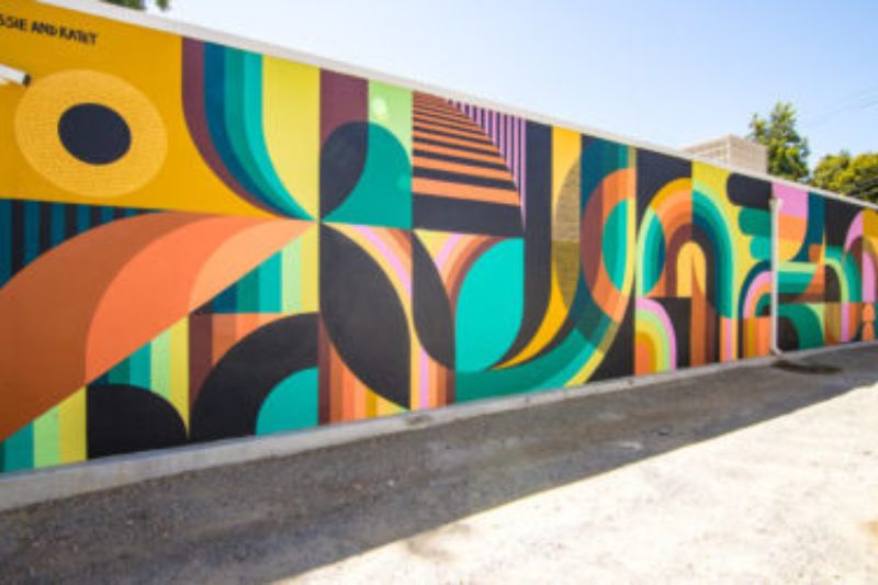 Best Sacramento murals: Jessie and Katie art.