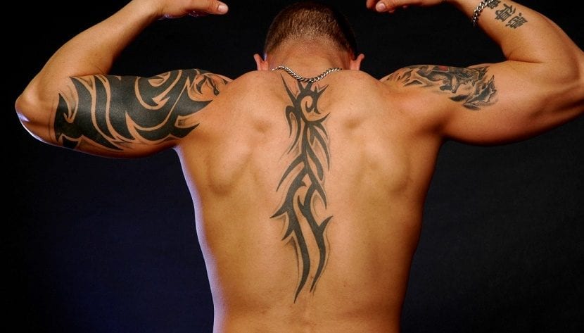 Tatuagens tribais: as melhores ideias