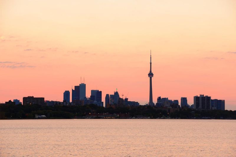 Die besten Orte in Kanada zu besuchen: Toronto und der CN Tower.