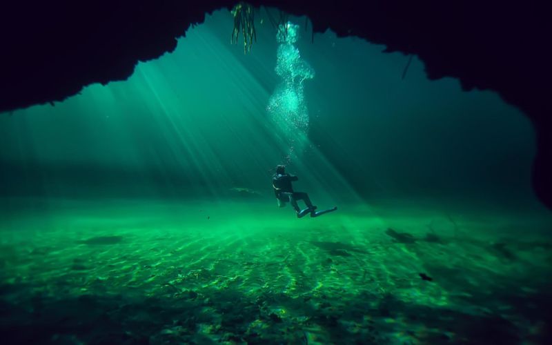 Do you dare go Cave Diving? Inform yourself first!