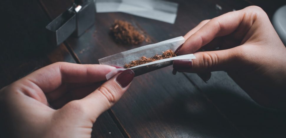 Discover the best rolling paper for smoking top tier joints