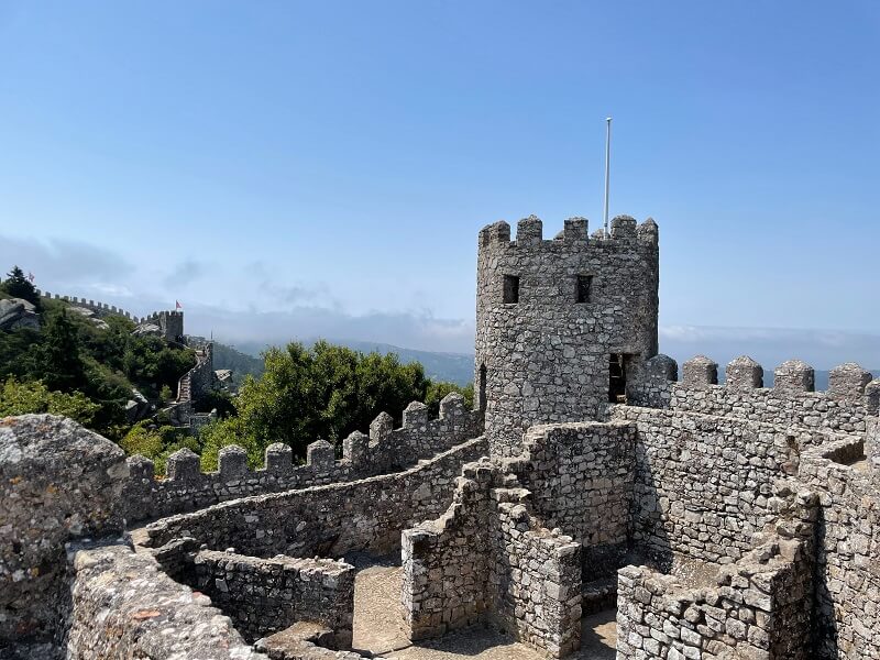 Castelo dos Mouros é provavelmente uma das atrações mais conhecidas de Portugal