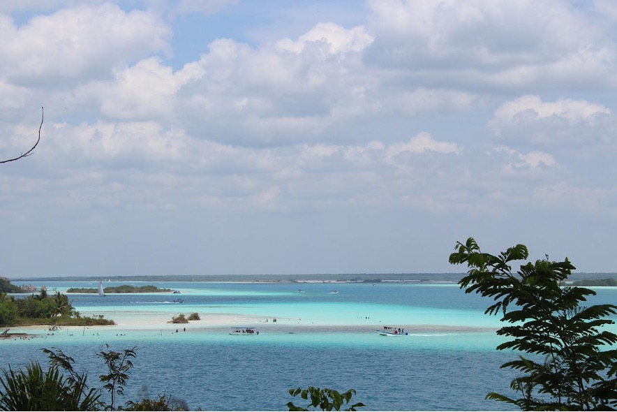 Conoce la laguna de los siete colores