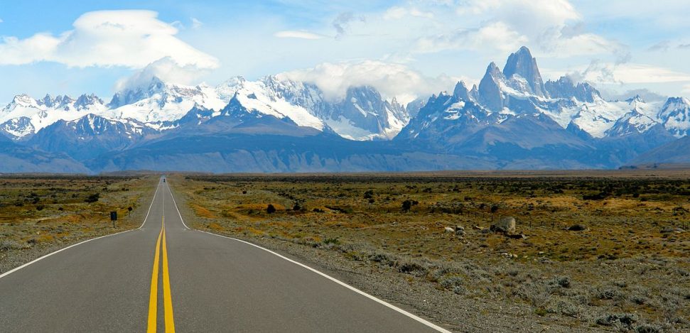 Hacer la ruta 40 en auto, un viaje espectacular en Argentina.