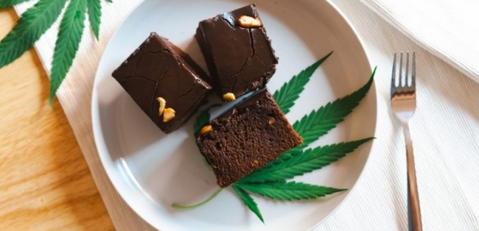 A step-by-step recipe about how to make weed brownies