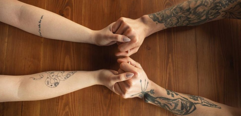 Schlechte Tattoos für Paare: schrecklich, aber lustig, entdecke sie!