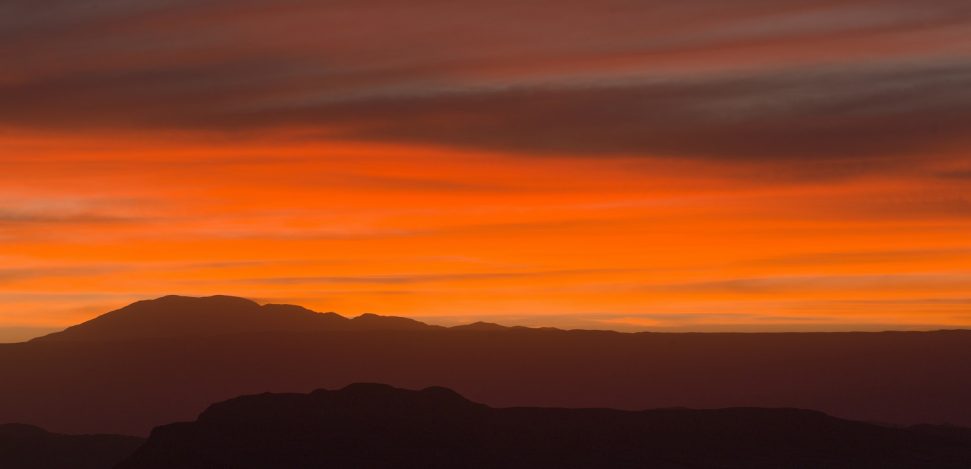 Descubre la magia del Desierto de Atacama de Noche