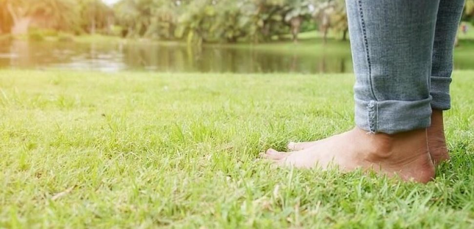 We tell you about grounding: what it means, benefits, and more.