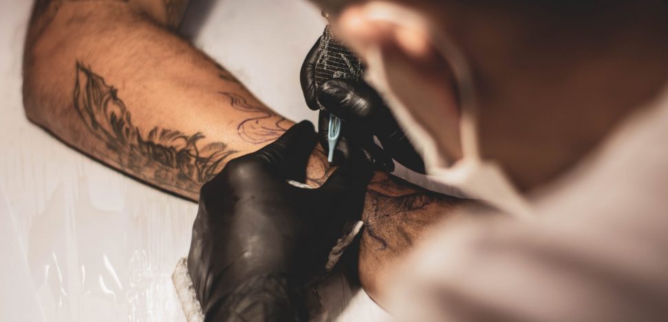 Wie Sie das Verblassen von Tattoos verhindern: Tipps und Ratschläge.
