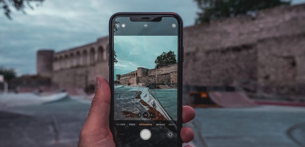How to take professional photos with iPhone 11? Practice with these tips