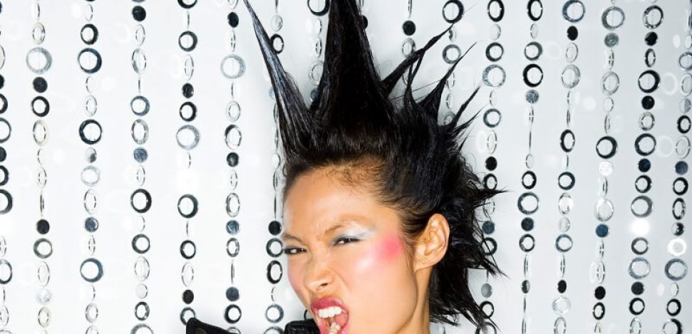 Peinados extravagantes ¡Luce tu estilo más punk! | Roll and Feel