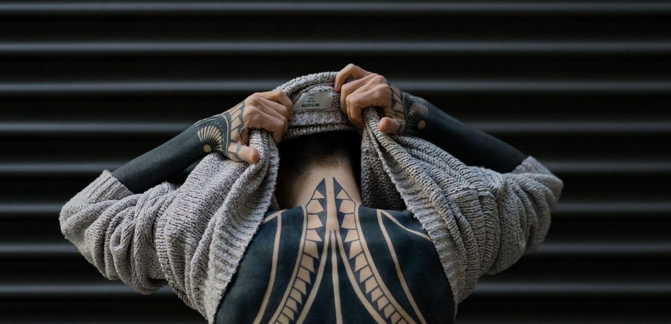 Tatuajes tribales: descubre sus significados, estilos e ideas para tu próximo tatuaje.